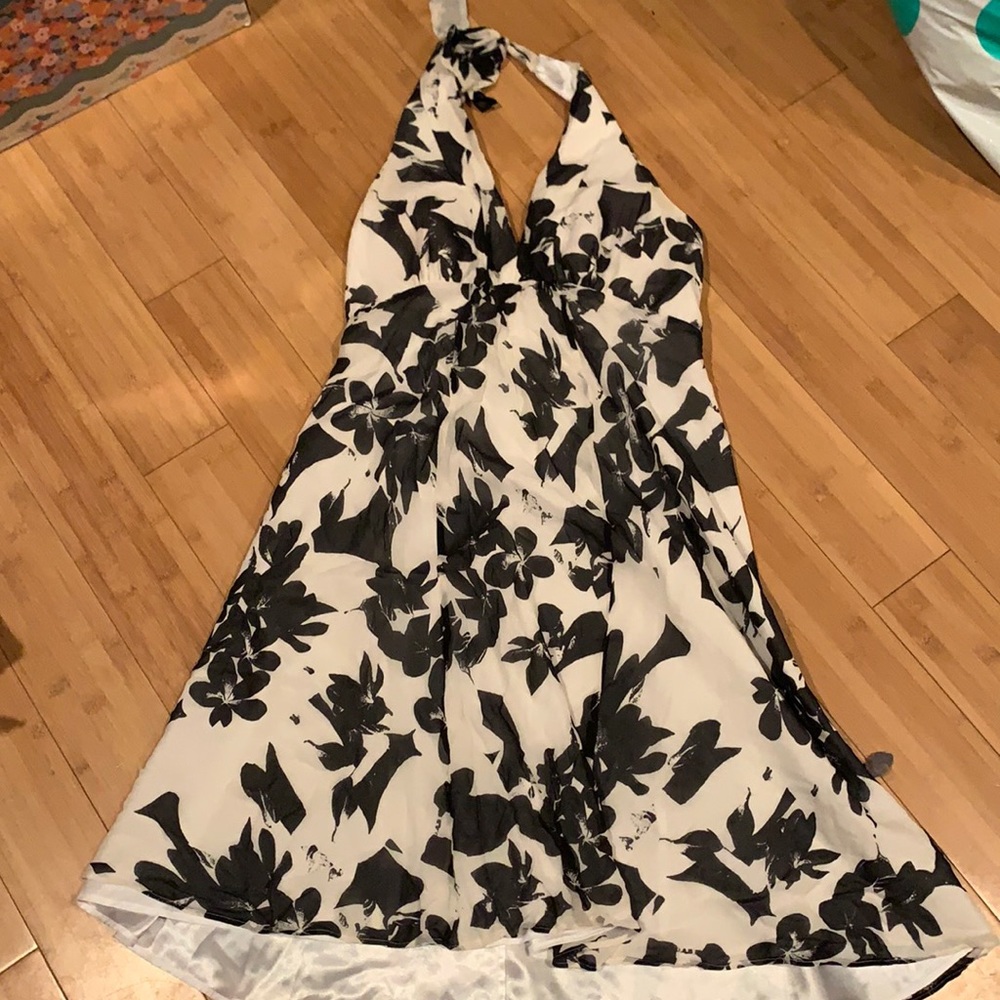EUC White House Black Market Halter Dress